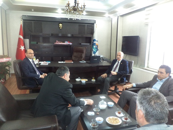 Ak Parti Ağrı Milletvekili Cesim Gökçe, İl Özel İdaresi Genel Sekreteri Erhan Tenekeci’yi  ziyaret ederek çalışmalar hakkında bilgi aldı.