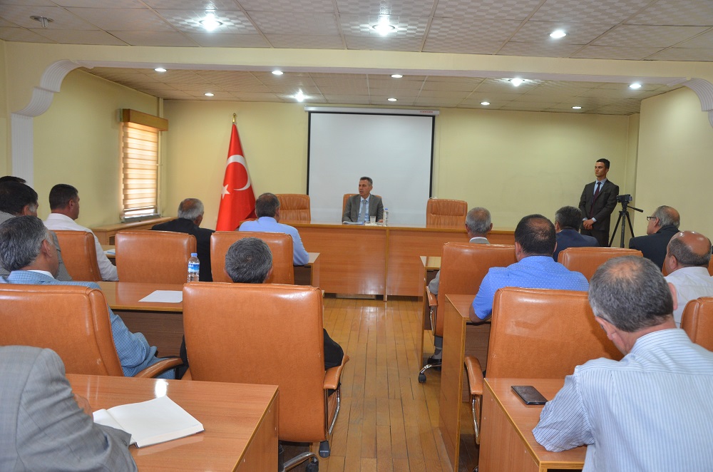 Ağrı Valisi ve Belediye Başkan Vekili Elban Mahalle Muhtarları ile toplantı yaptı