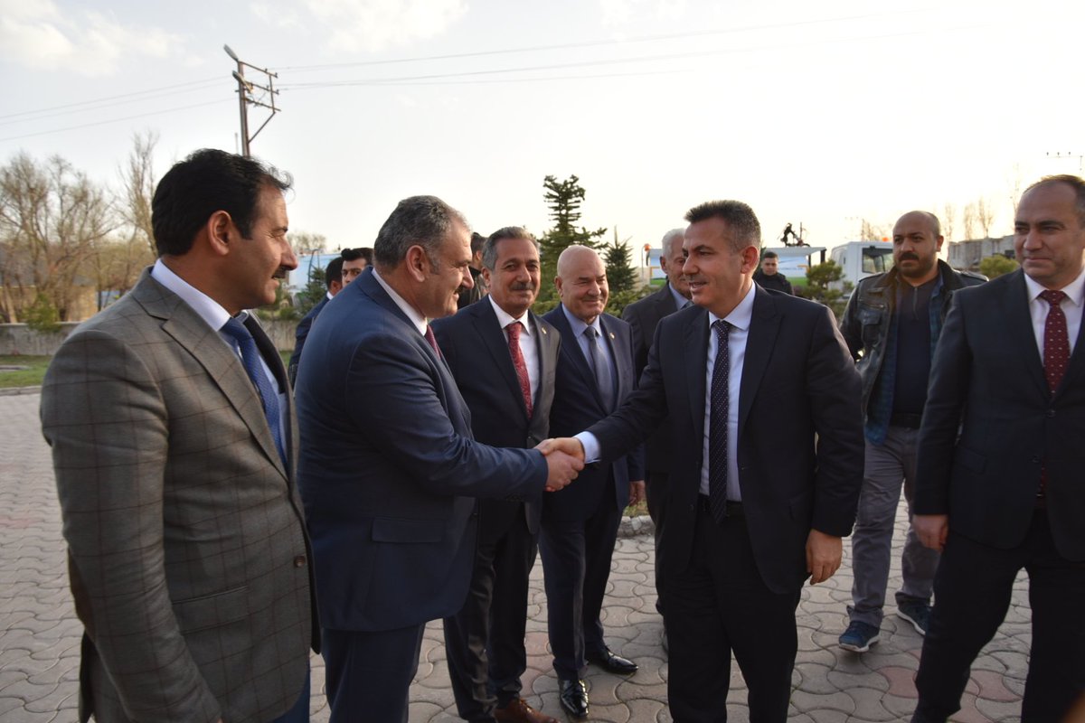 Vali Elban, ilçe ve belde belediye başkanları ile bir araya geldi.