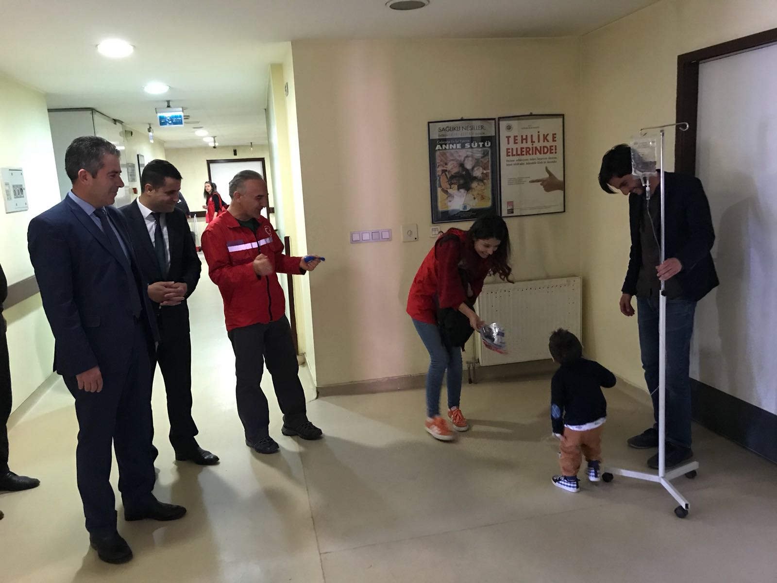 Damla Projesi Gönüllülerinden Ağrı Devlet Hastanesine Ziyaret