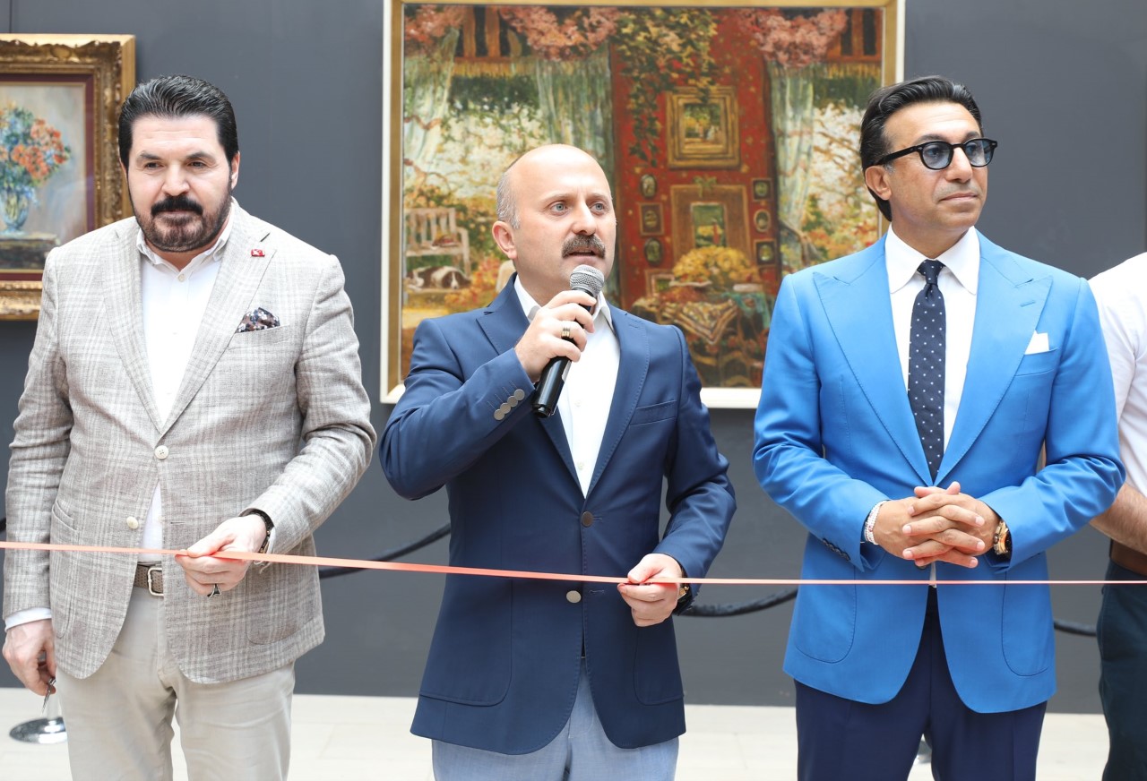 Vali Varol, İtalyan Ressamlar İshak Paşa Sarayı’nda Konulu Resim Sergisi’ne Katıldı