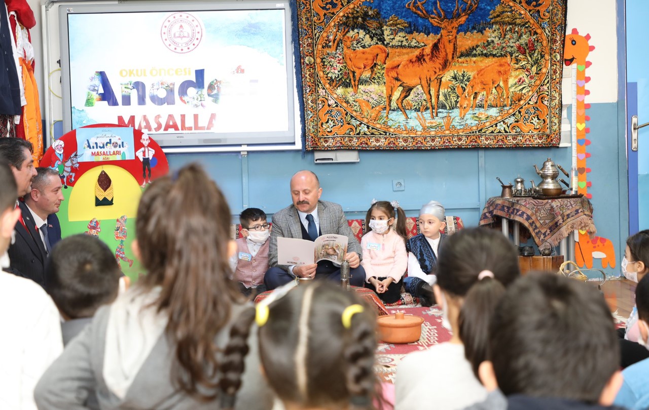 Vali Varol, İbrahim Çeçen İlkokulunu Ziyaret Etti