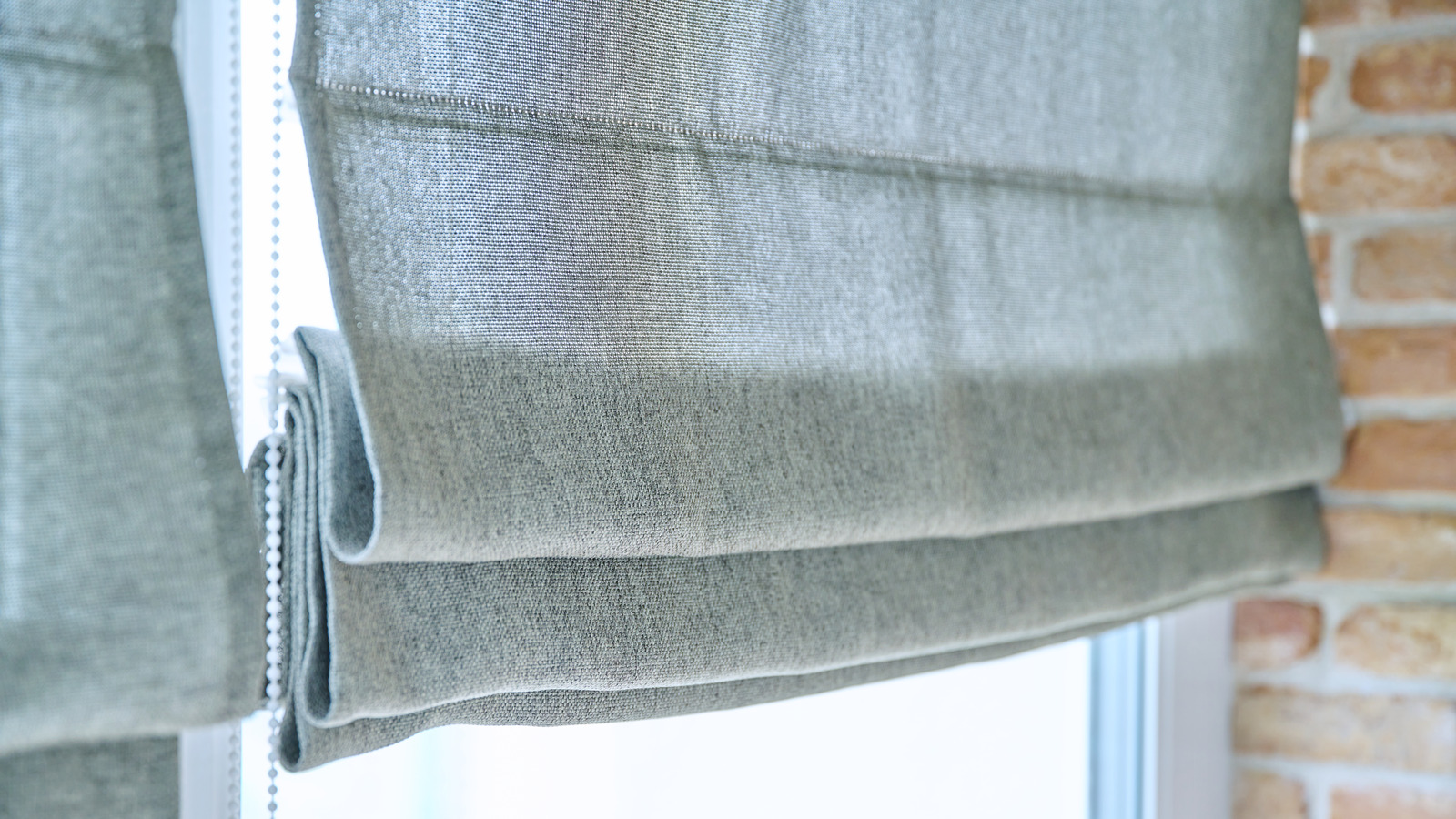 Modası geçmiş lale tonlarının yerini alan perde trendi