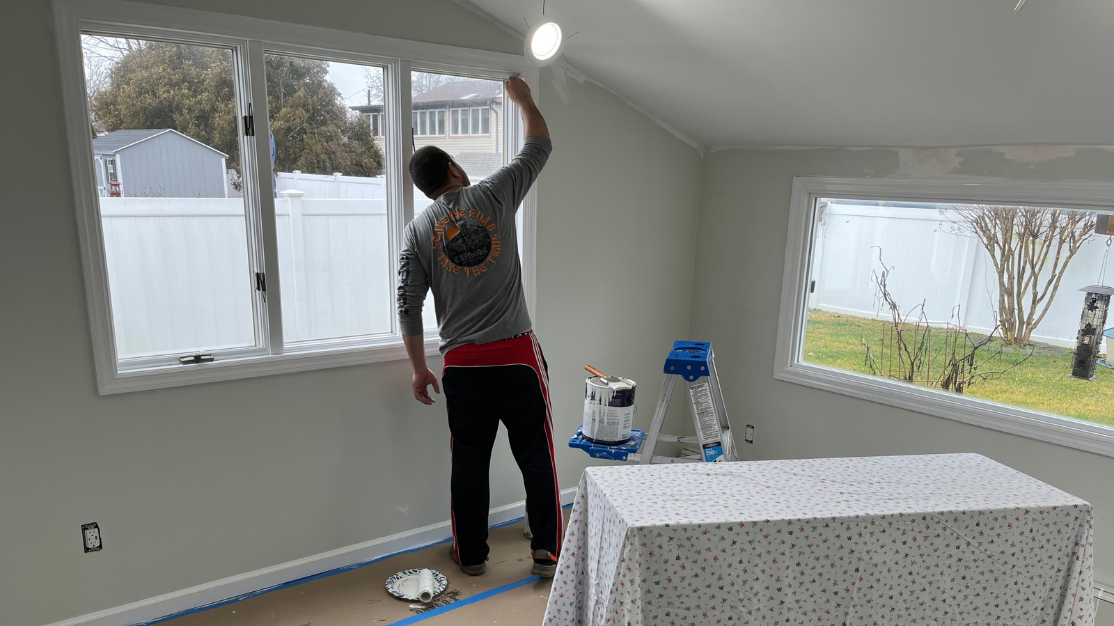 Alüminyum Pencerelerden Yapışan Boyadan Kurtulmanın Basit Yöntemleri