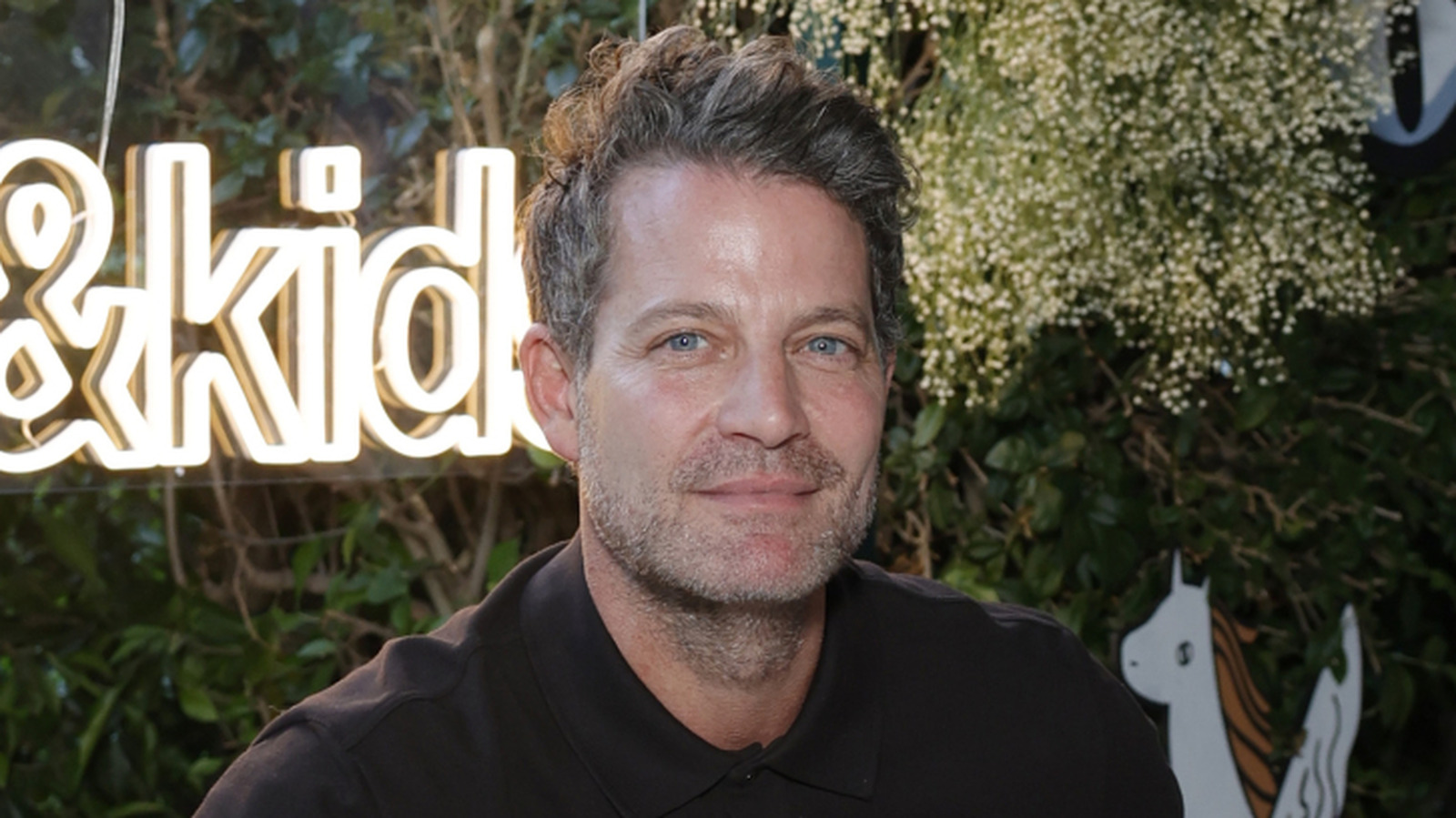 Nate Berkus, Basit Bir Değişikliğin Temel Tavanı Açıklamaya Dönüştürebileceğini Kanıtladı