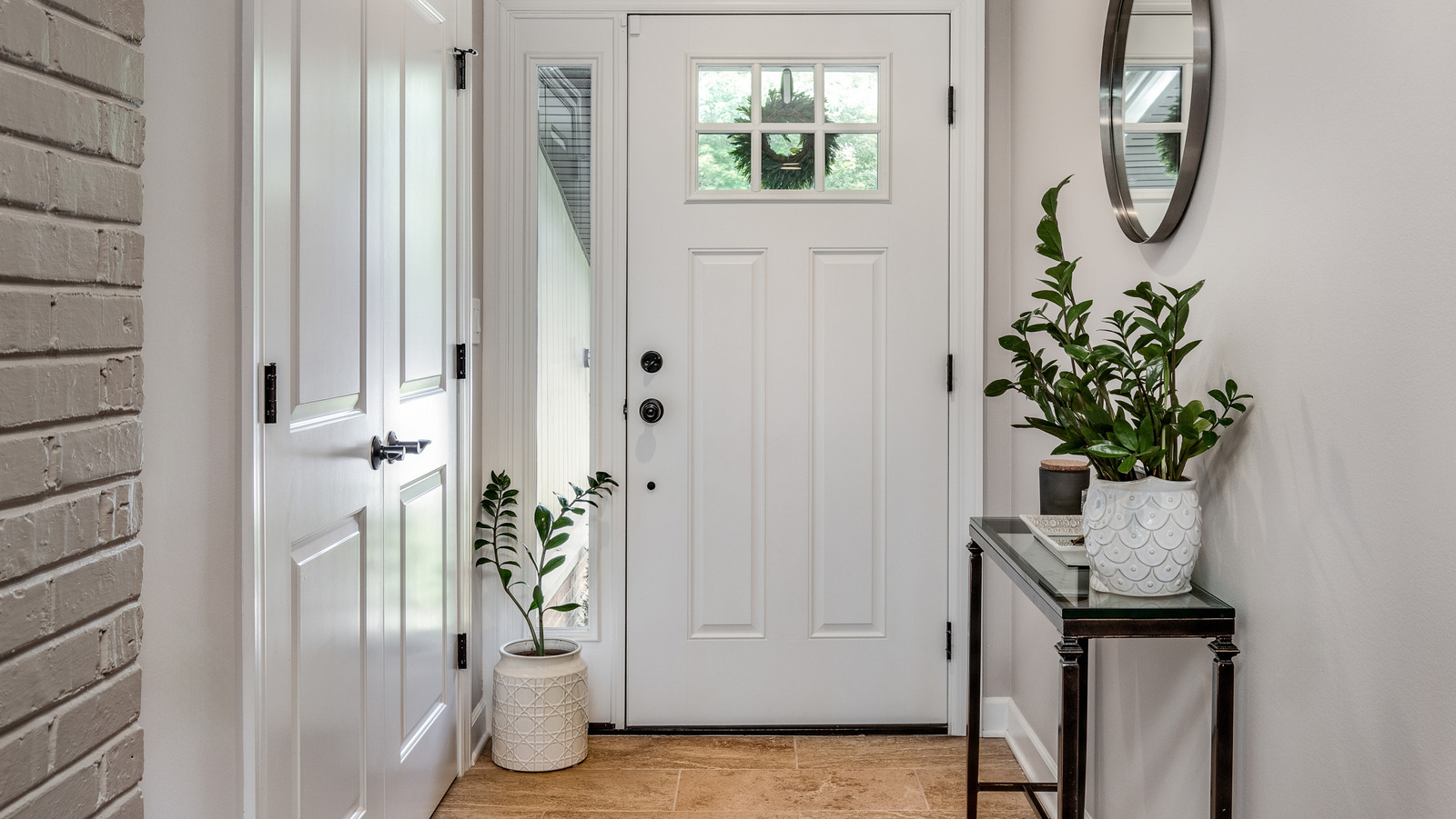 2025'te Kaçınılması Gereken Eski Giriş Boya Renkleri (Ve Yerine Ne Denenmeli)