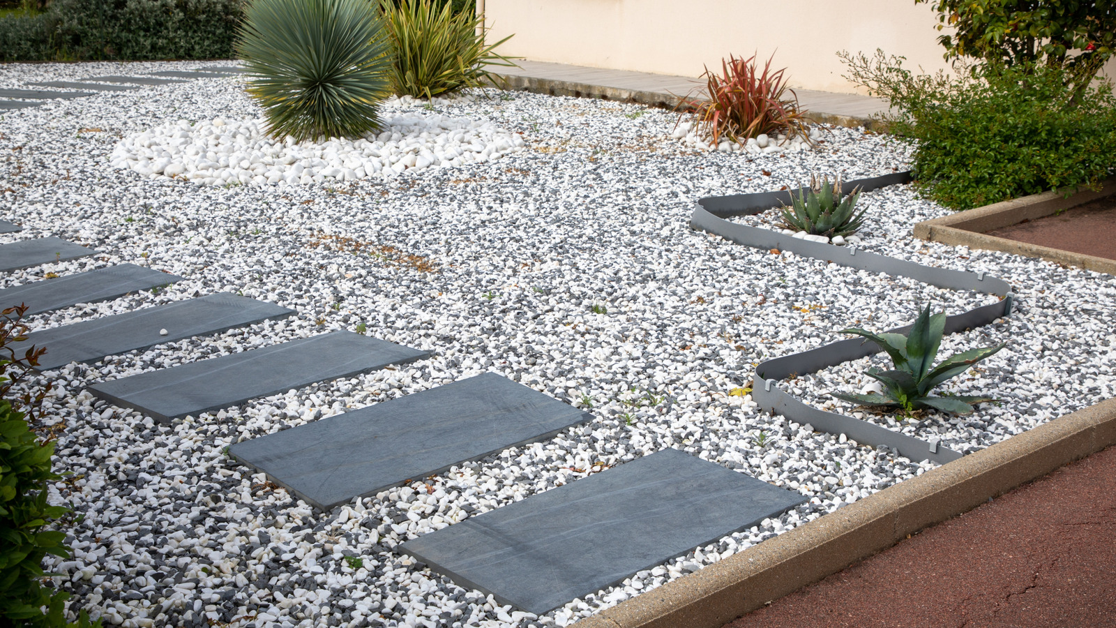 Çakıl Döşemek İçin Temel Araçlar Onsuz Yapamazsınız