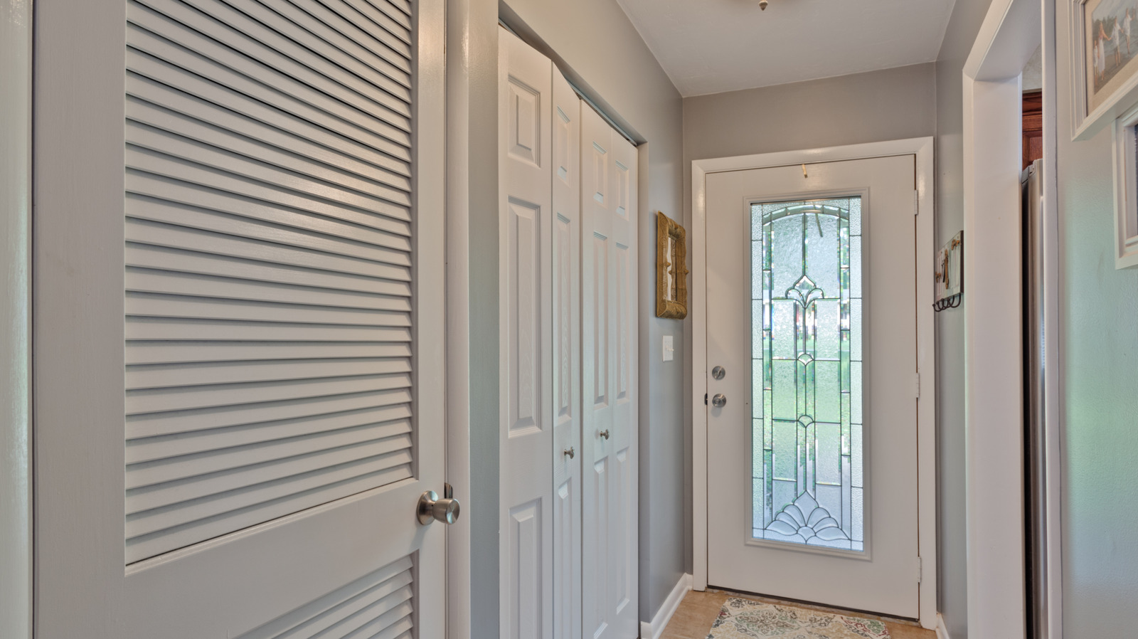 Küçük Dolaplar ve Giriş Yolları İçin Oyunun Kurallarını Değiştiren Taşınabilir Ayakkabı Saklama Mücevheri