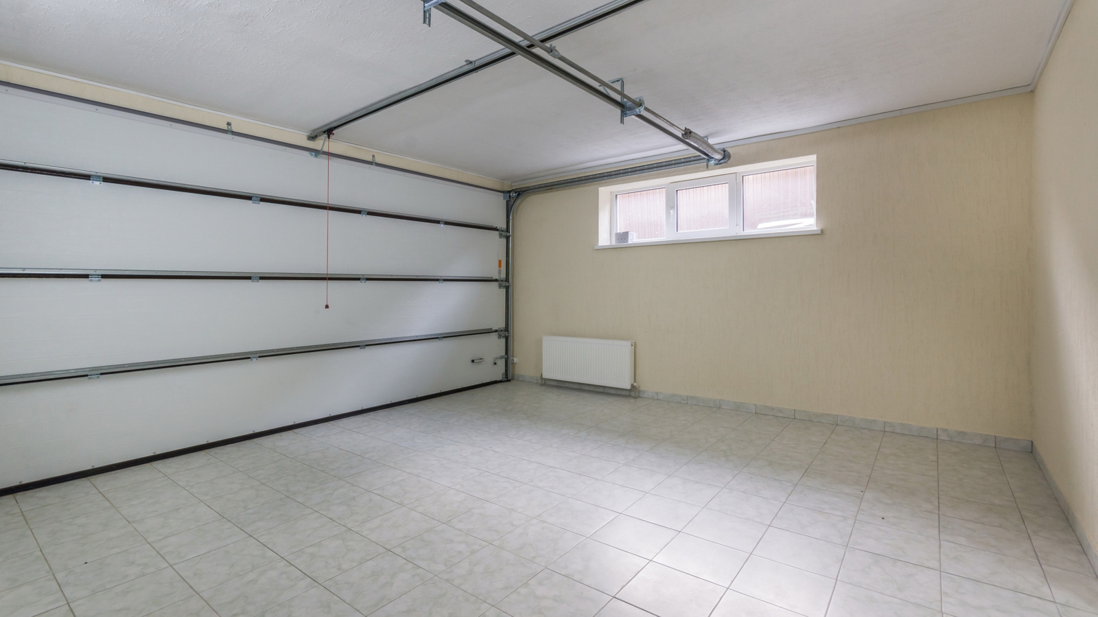 Garaj Yer Karosu İçin En İyi Malzeme Seçenekleri