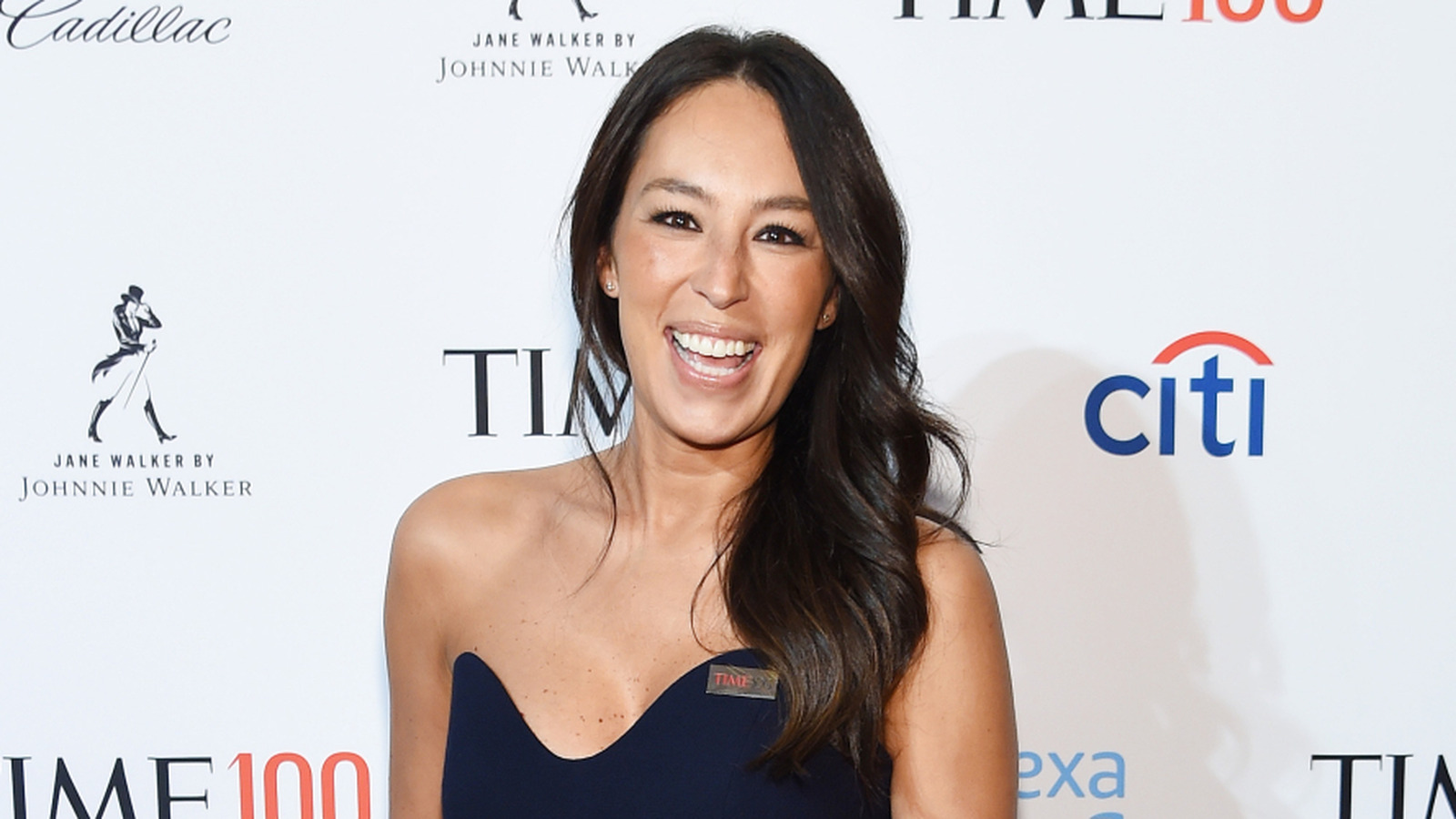 Joanna Gaines'den Esinlenerek Ev Ofisinize veya Kütüphanenize Akıllıca Ekleme