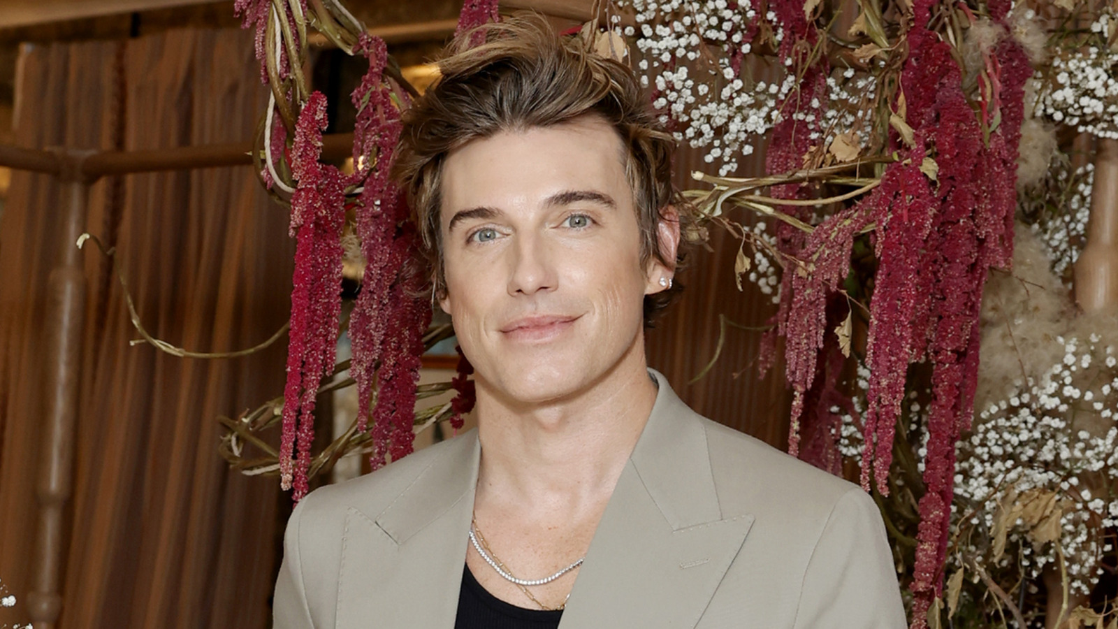 Jeremiah Brent'in Bar Arabasına Güzel Alternatifi Bayıltacak