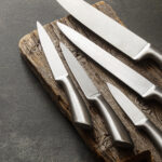 Bir evin yardımıyla donuk mutfak bıçakları nasıl mükemmel bir şekilde keskinleştirilir