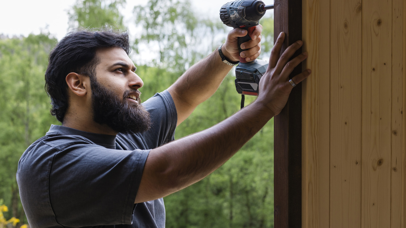 Her ev sahibinin bilmesi gereken temel çit inşa yasaları
