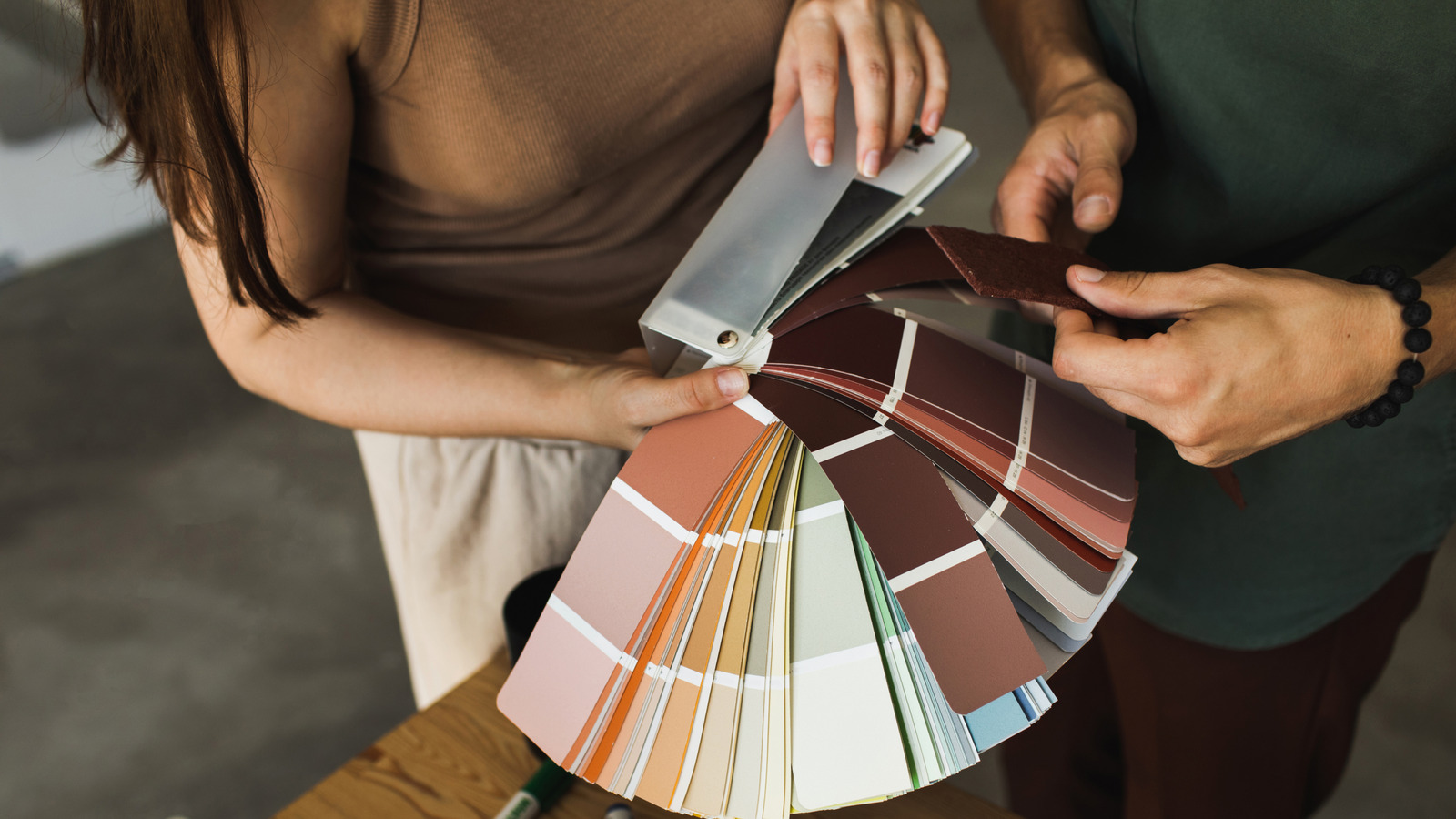 Rahatlatıcı bir ev için Benjamin Moore'un en yatıştırıcı boya renklerini keşfedin