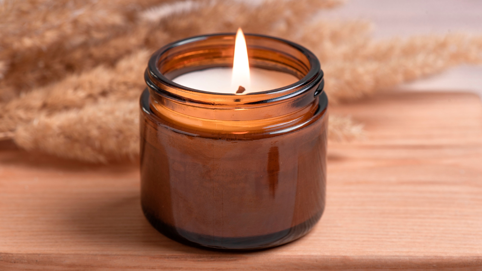 Hasarı önlemek için balmumu halıdan çıkarırken ne yapmamalı