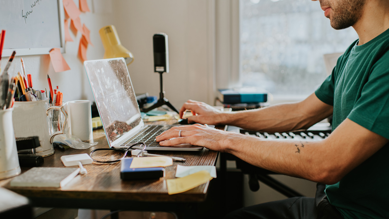 IKEA Billy Bookcound'un en son eklenmesi ev ofisinizi anında yükseltecek