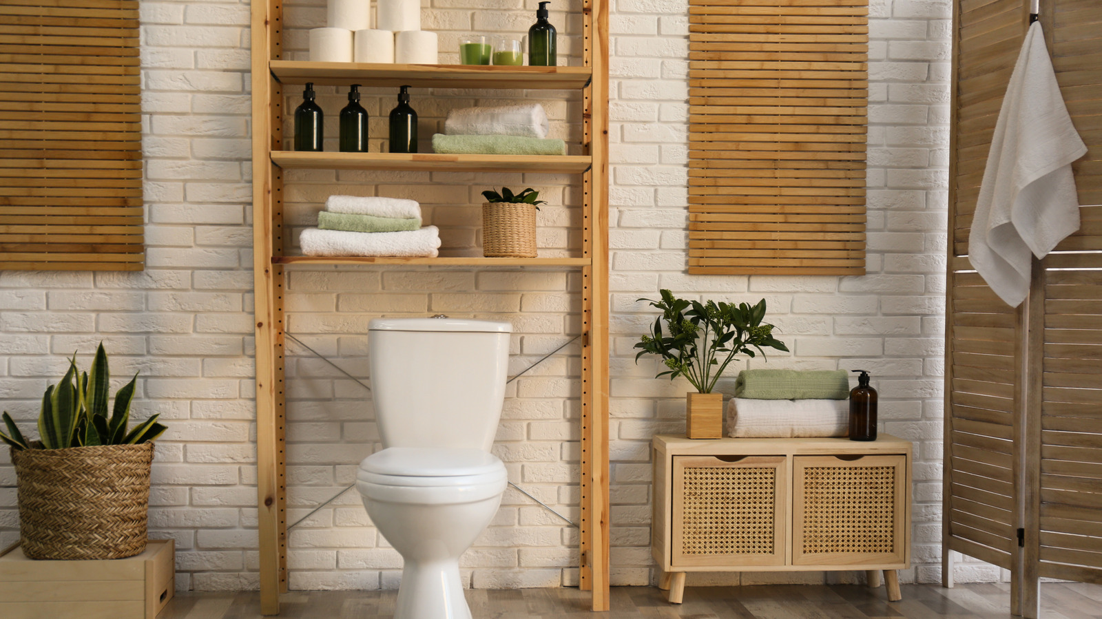 Hacimli tuvalet raflarına küçük ve basit alternatif