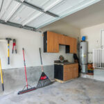 Bitmiş bir garaj tavanını nasıl yalıttırılır (ve kaçınılması gereken yaygın hatalar)