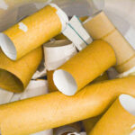 DIY Tuvalet kağıdı rulolarını kullanarak eviniz için uygun fiyatlı bir depolama sepeti