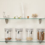 Eski cam raflarınızdan bıktınız mı? Yerine taklit odun haline getirin