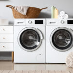 Hızlı bir çorap hack kullanarak büyük aletler altında temizlik kolaydır