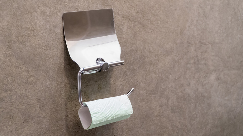 Boş tuvalet kağıdı rulosu