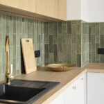 Kiracı dostu çözüm, hasara neden olmadan kabuk ve yapışkan karo takmak için