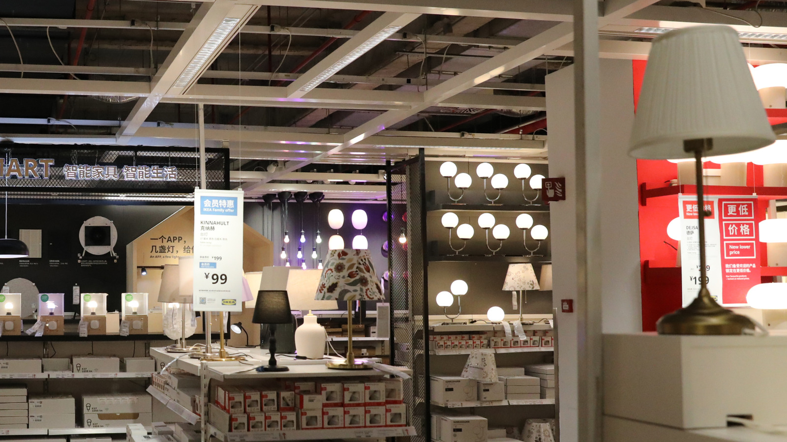 Ikea'nın pist ışıklarını kurmak, bir ampulde vidalamak kadar kolaydır