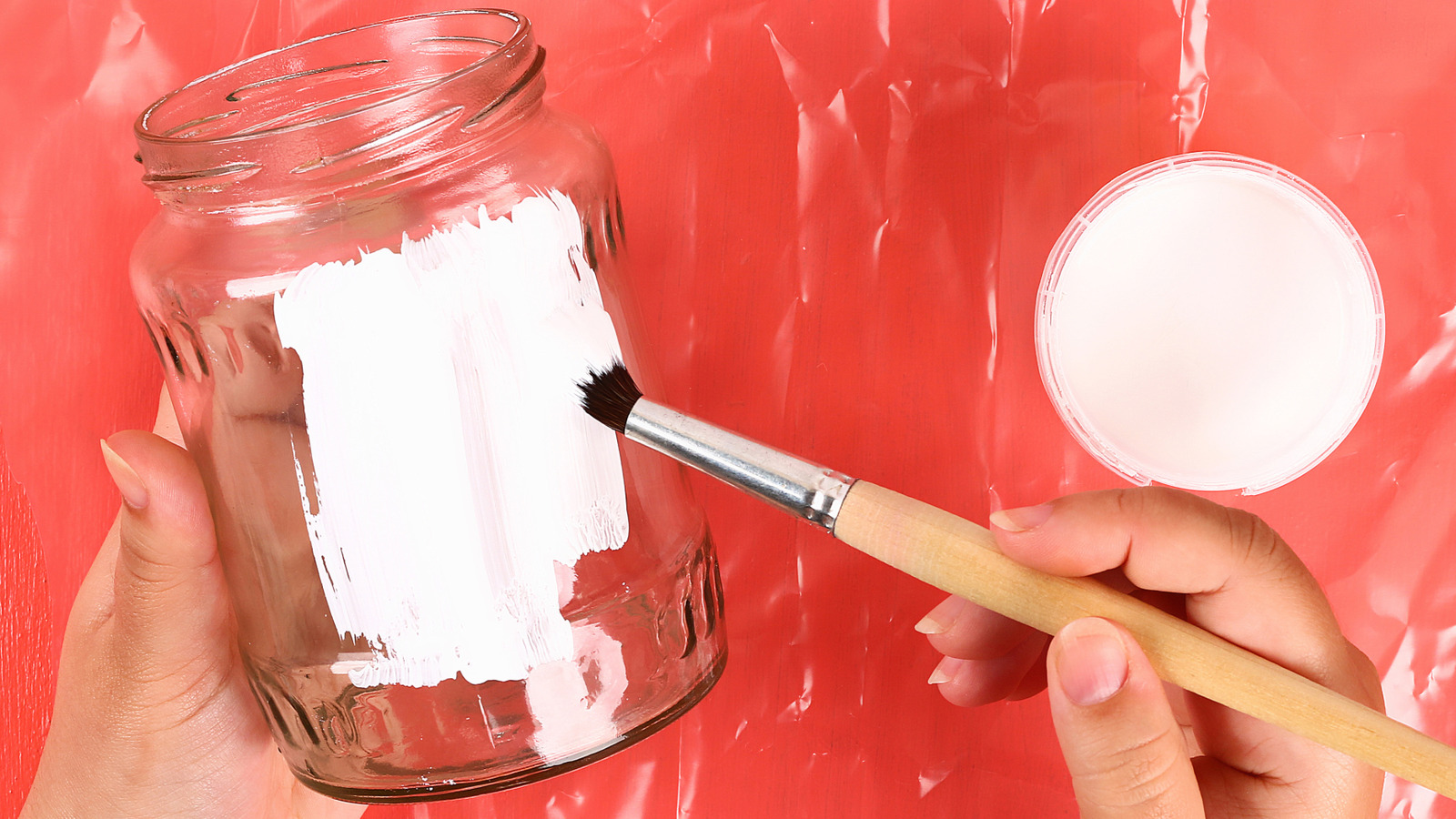 Mantar dekor çılgınlığını benzersiz bir DIY kavanoz mum tutucusu ile kucaklayın