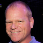 HGTV'den Mike Holmes, evinize bir ısı pompası kurmak için iyi bir durum yapar