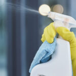 Onları yeniden kullanmanın 13 akıllı yolu olduğunda boş sprey şişelerini atmayın