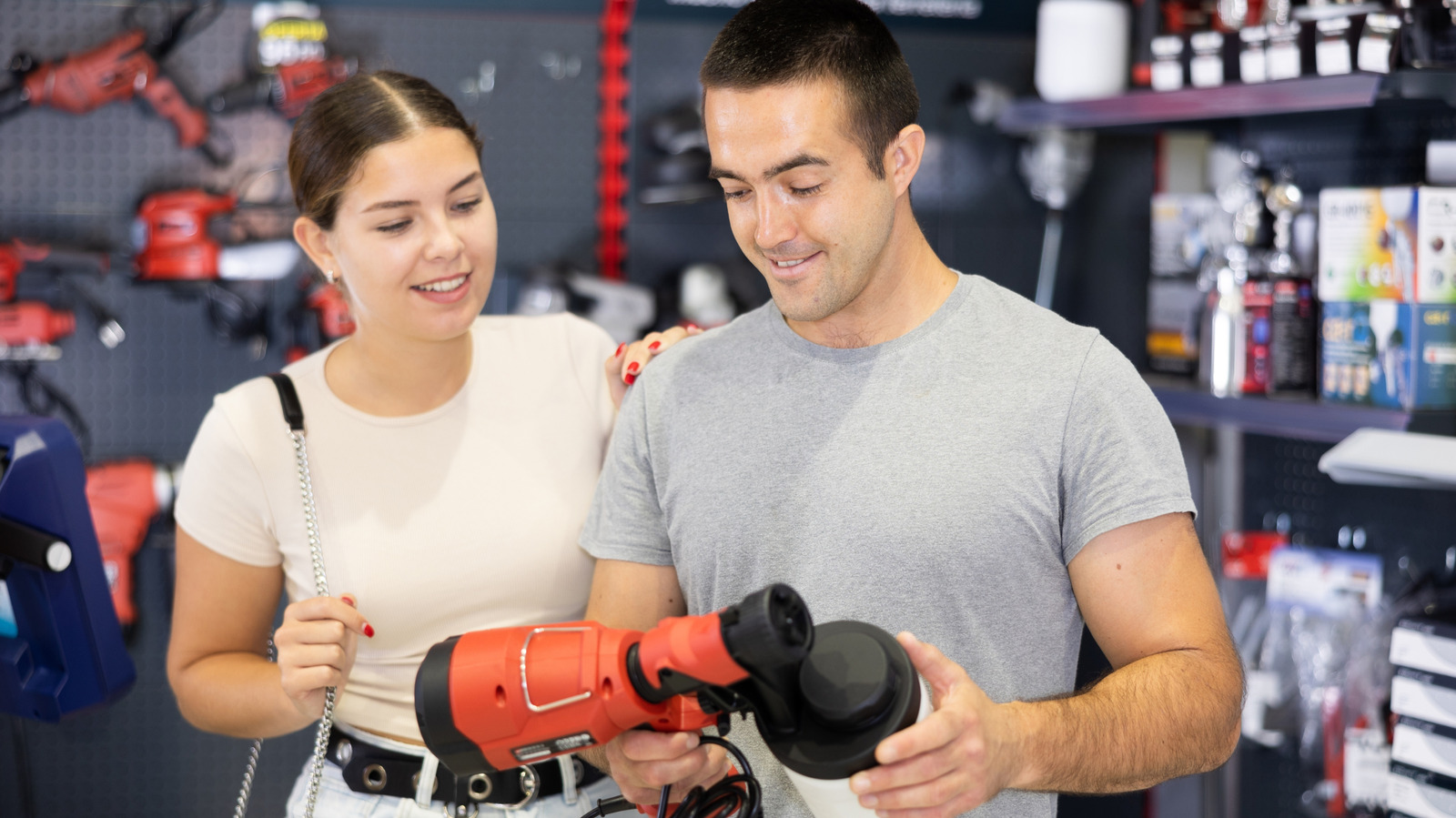 Ryobi'den bankayı kırmayacak pille çalışan boya püskürtücüleri