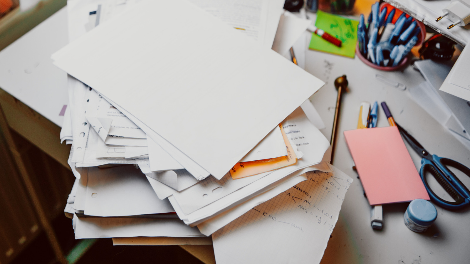 Bir IKEA Kallax'ı mükemmel dosyalama dolabına nasıl dönüştürür?