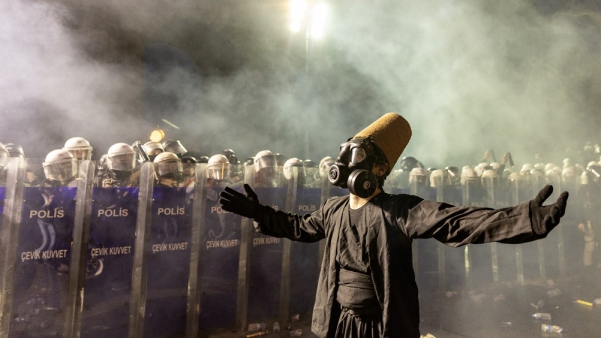 Hapishaneli İmamoglu Türk muhalefetinin cumhurbaşkanlığı adayı seçti
