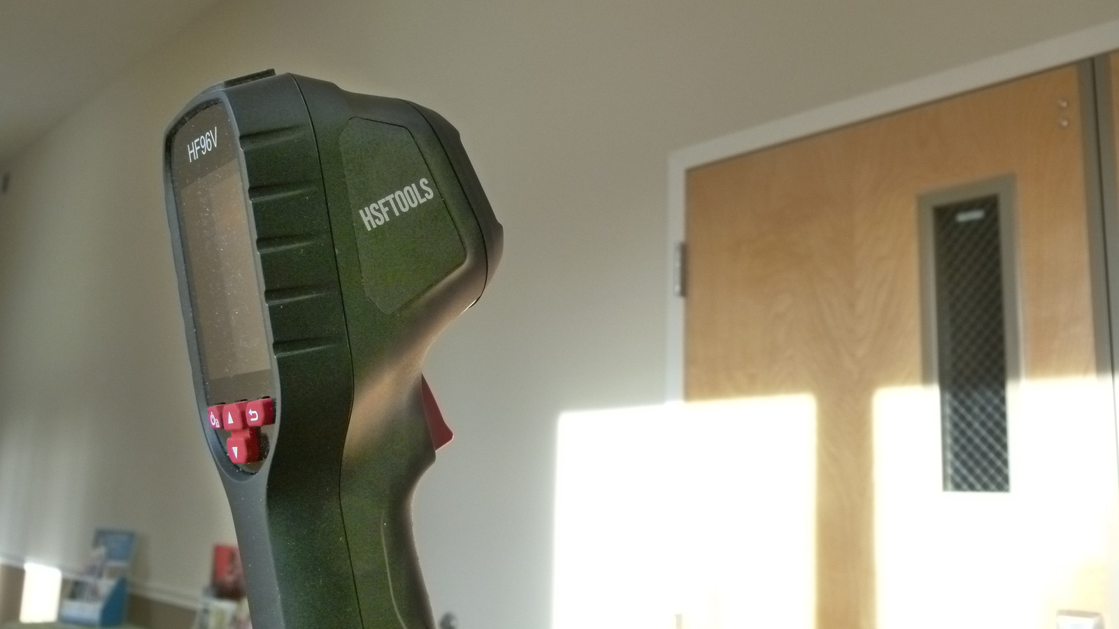 HSFTOOLS Termal Görüntüleme Kamerası, ev denetimi için bir zorunluluktur.