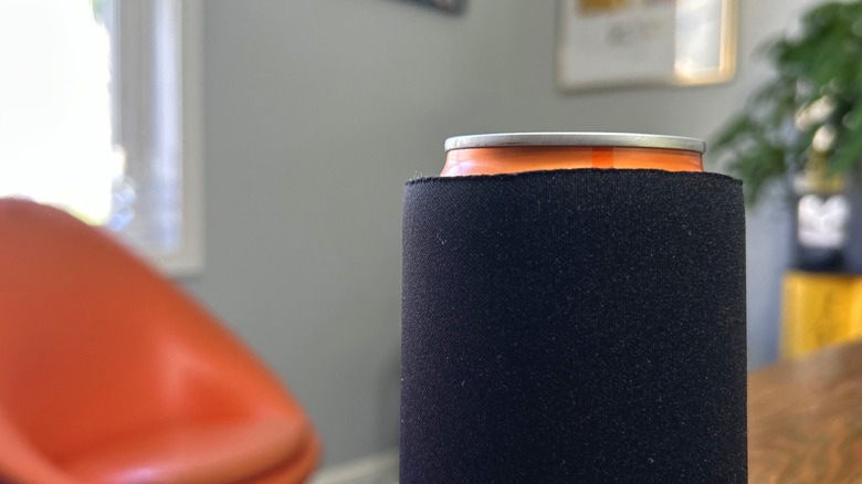 Metal kutu siyah kutu soğutucu eski mousepad'den yapılmış