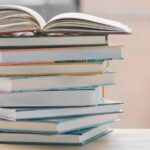 Küçük alanlar için mükemmel olan ayakta duran kitaplık hack