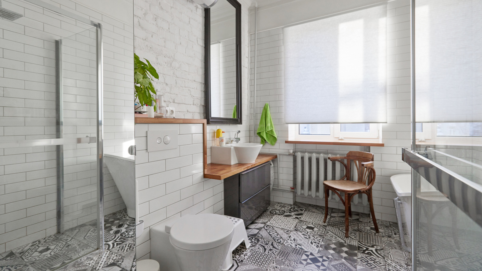 Banyo zemininiz için mozaik döşemeyi göz önünde bulundurmanız gereken güvenlik nedeni