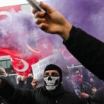 Erdoğan protestolar için 'kötülük' muhalefetini suçladığı için Turkiye 1.100'den fazla gözaltına alındı