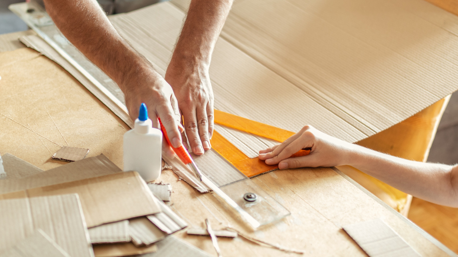 DIY Bazı karton ile özel bir yay dekor showstopper