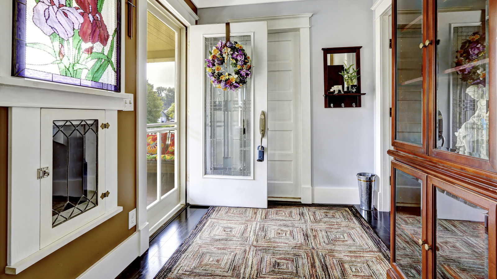 Bir odanın işlevselliğini mahvedebilecek halı boyutu hata