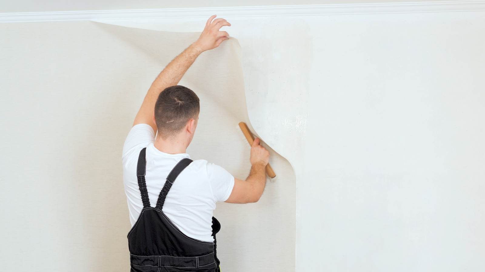 Duvar kağıdı koyarken acemilerin unuttuğu temel adım (ve ciddi şekilde pişman olurlar)