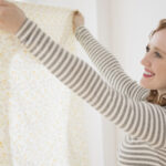 Evinizi bir bütçeyle güncellemek için 18 uygun fiyatlı DIY pencere tedavisi fikirleri