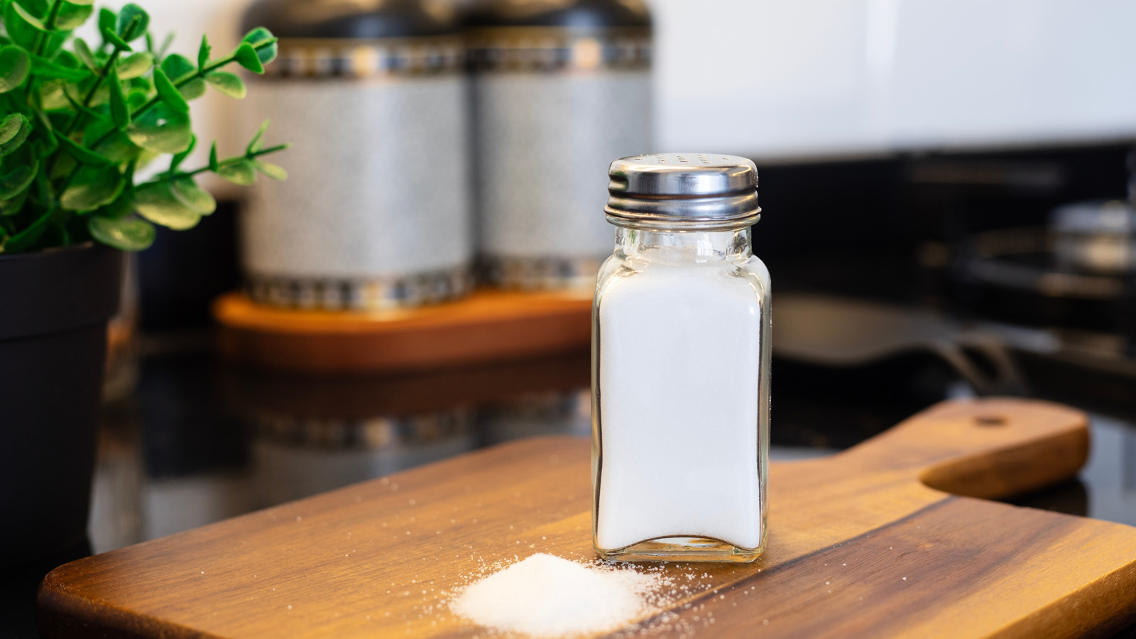 Tuz ve karabiber çalkalayıcıları yeniden tasarlamanın 15 yararlı yolu