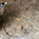 Ahşap dolgu kullanarak laminat tezgahlarında küçük yanıklar nasıl sabitlenir