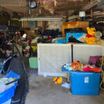 Garajınızda basit bir IKEA Raf Hack ile ekstra depolama alanı oluşturun