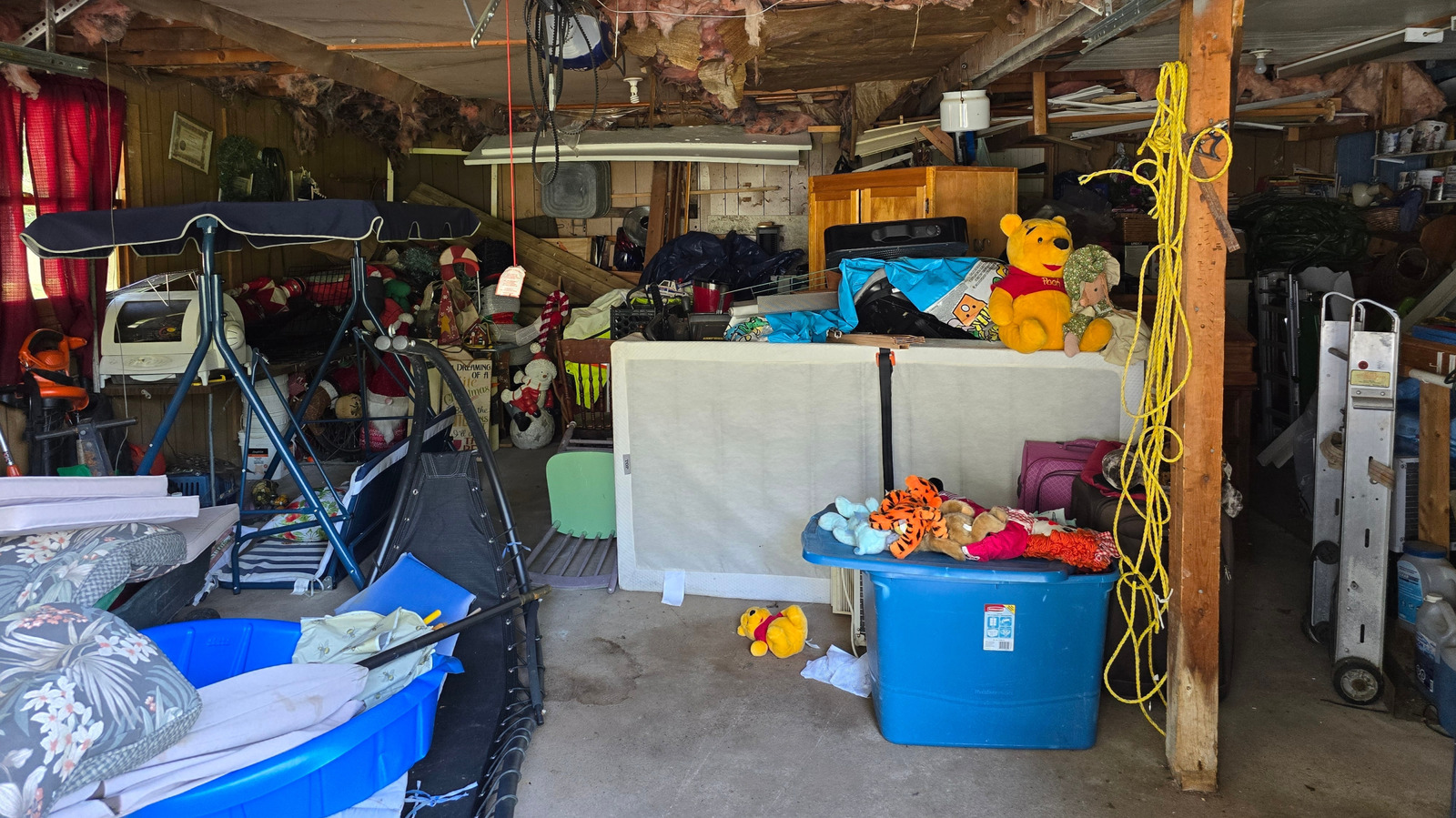 Garajınızda basit bir IKEA Raf Hack ile ekstra depolama alanı oluşturun