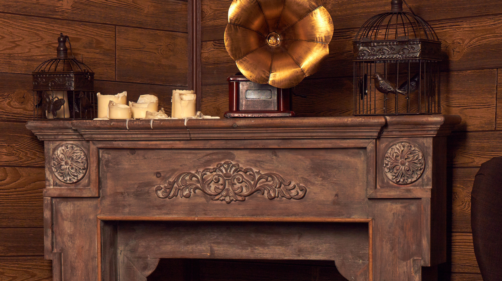 Antika bir ahşap mantel nasıl temizlenir, böylece parlamaya devam eder