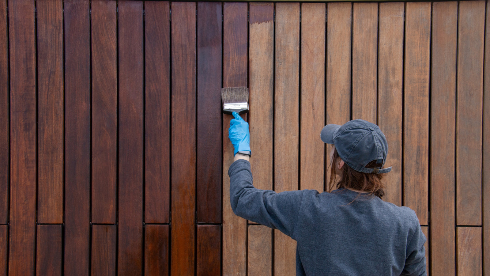 Farklı ahşap lekelerinin kuruması ne kadar sürer? (Ve nasıl daha hızlı gitmesini sağlanır)