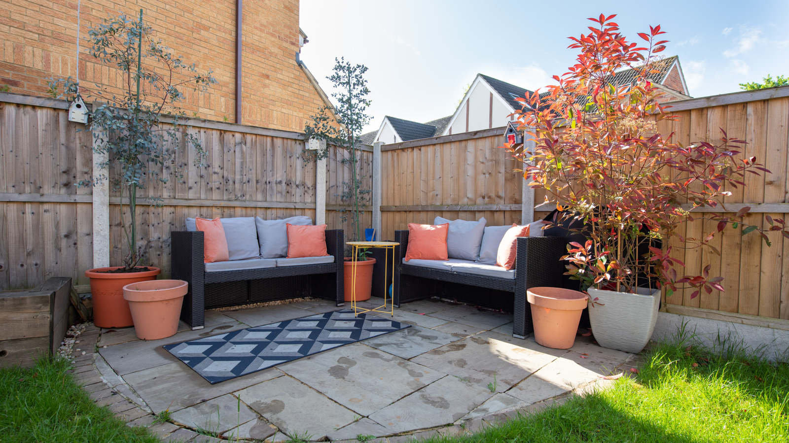 Dönüş Dollar Tree, sundurmanız veya veranda için en tatlı dekora dönüşüyor